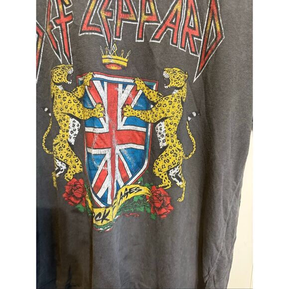 Daydreamer Women's Cotton Def Leppard Rock of Ages Tour Graphic Tee Gray Medium - Picture 3 of 9